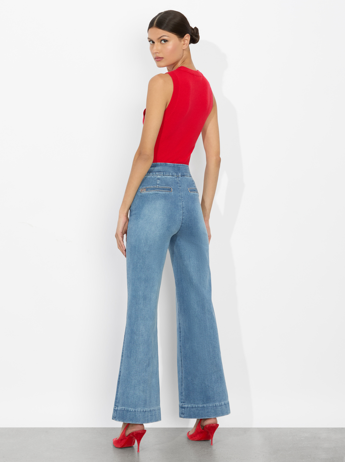 QUINN KICK FLARE JEAN - LIVIA VINTAGE BLUE image 3 - Alice And Olivia
