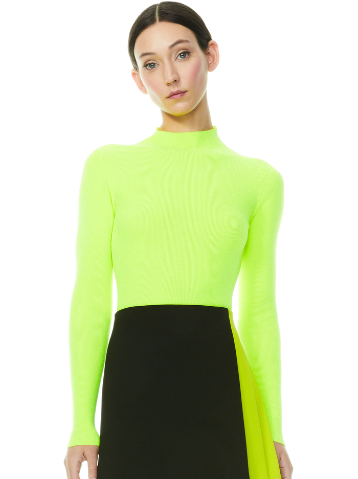 CIARA TURTLENECK PULLOVER - LIME PUNCH - Alice And Olivia