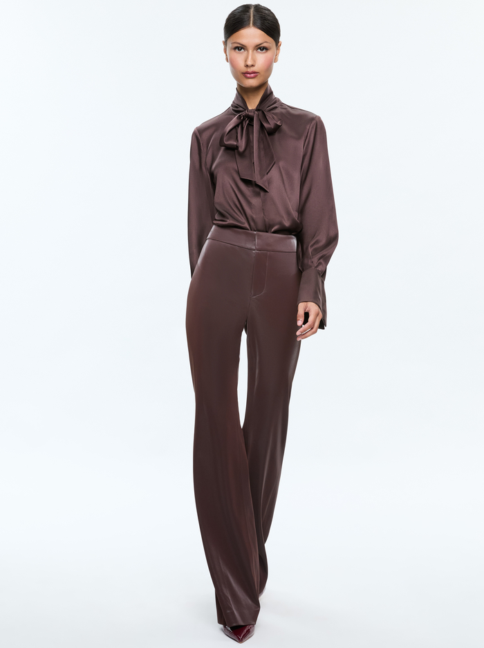 ANDREW VEGAN PANT - ESPRESSO image 4 - Alice And Olivia