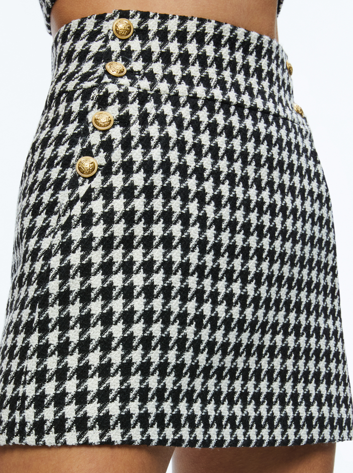 DONALD MINI SKIRT - BLACK/OFF WHITE image 3 - Alice And Olivia