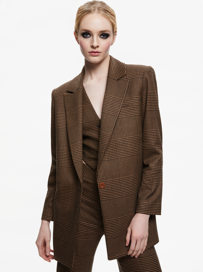 COLLEY NOTCH COLLAR BLAZER - CAMEL/BLACK - Alice And Olivia