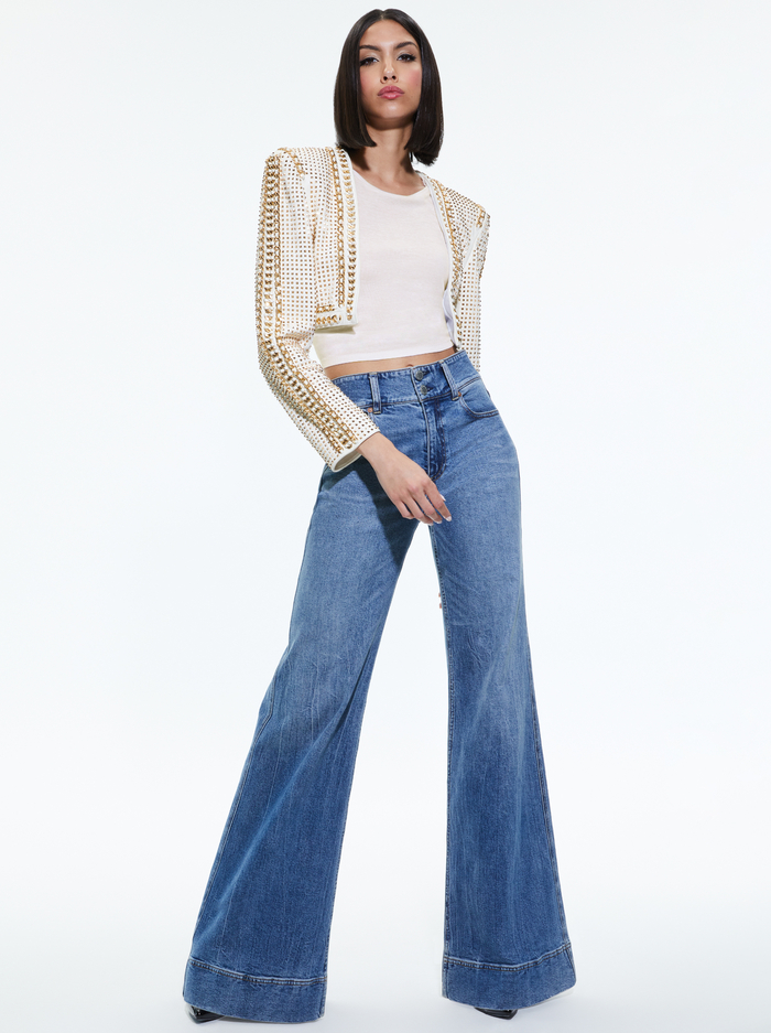 MAIRA CROPPED JACKET WITH CHAIN TRIM - SOFT WHITE/PALE GOLD image 4 - Alice And Olivia