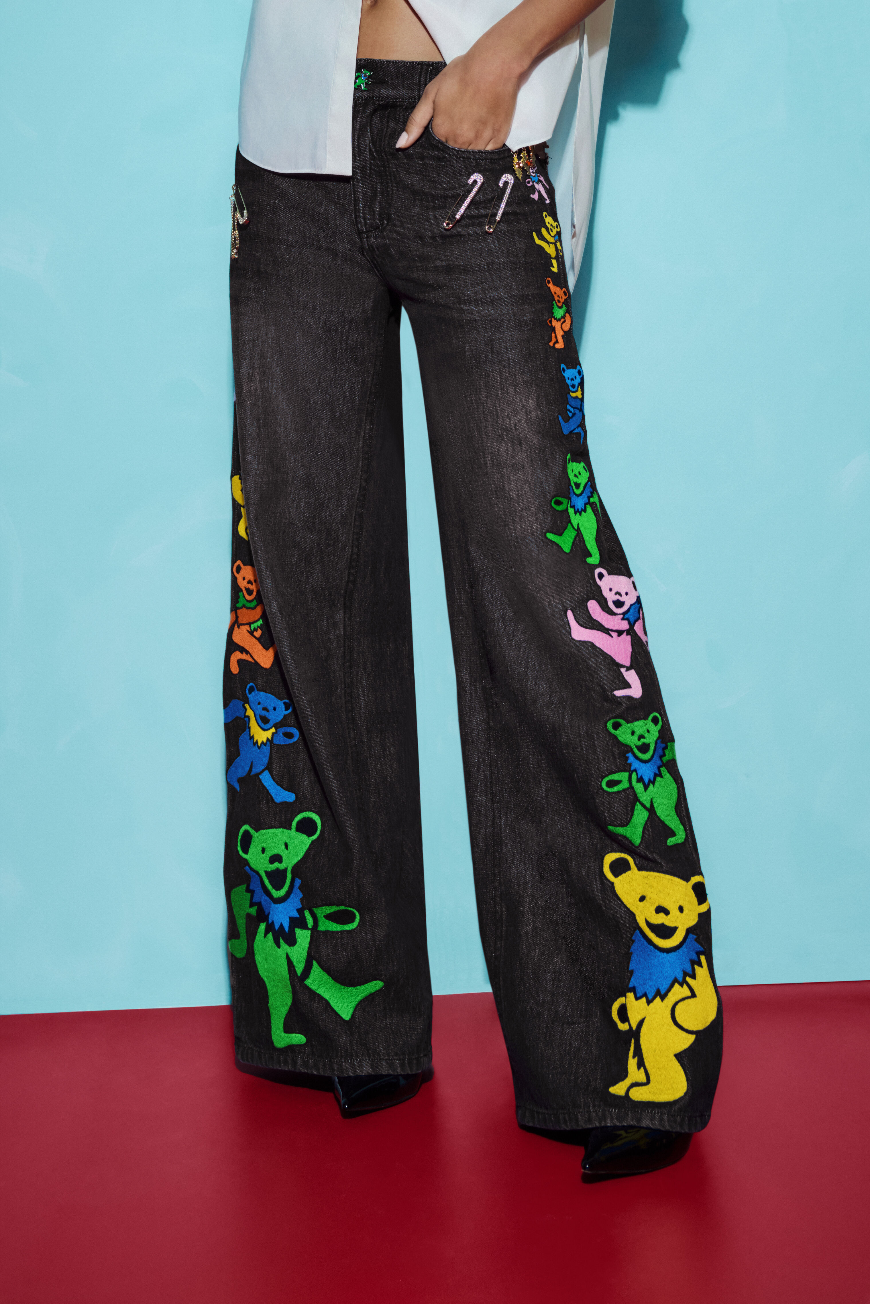 A+O X GRATEFUL DEAD AMAZING JEAN in MAYA CHARCOAL BLACK | ALICE +