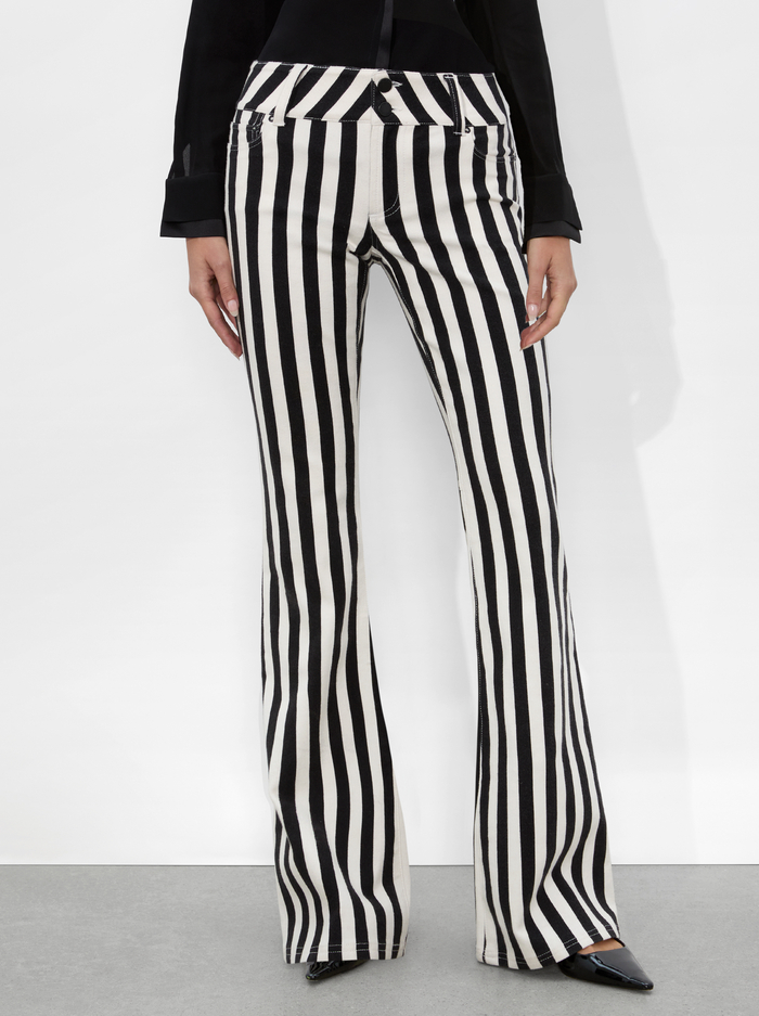 STACEY LOW RISE BELL JEAN - POSITANO STRIPE BLACK - Alice And Olivia