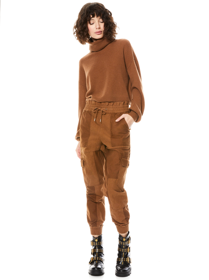 TRIBECA PATCHWORK JOGGER - CAMEL image 4 - Alice And Olivia