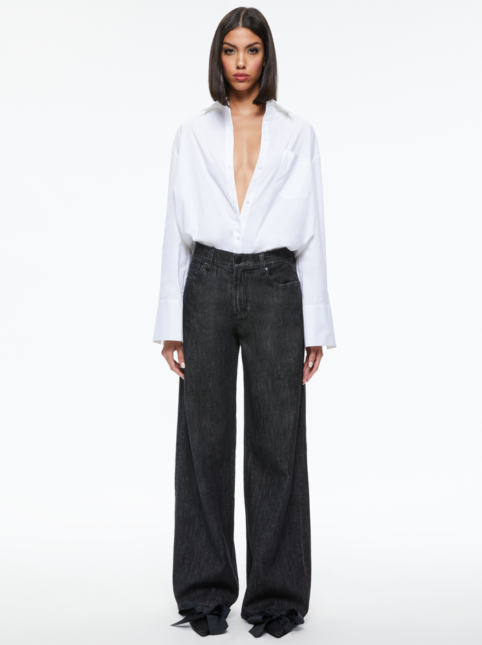 Trish Mid Rise Baggy Jean In Maya Smooth Black | Alice And Olivia