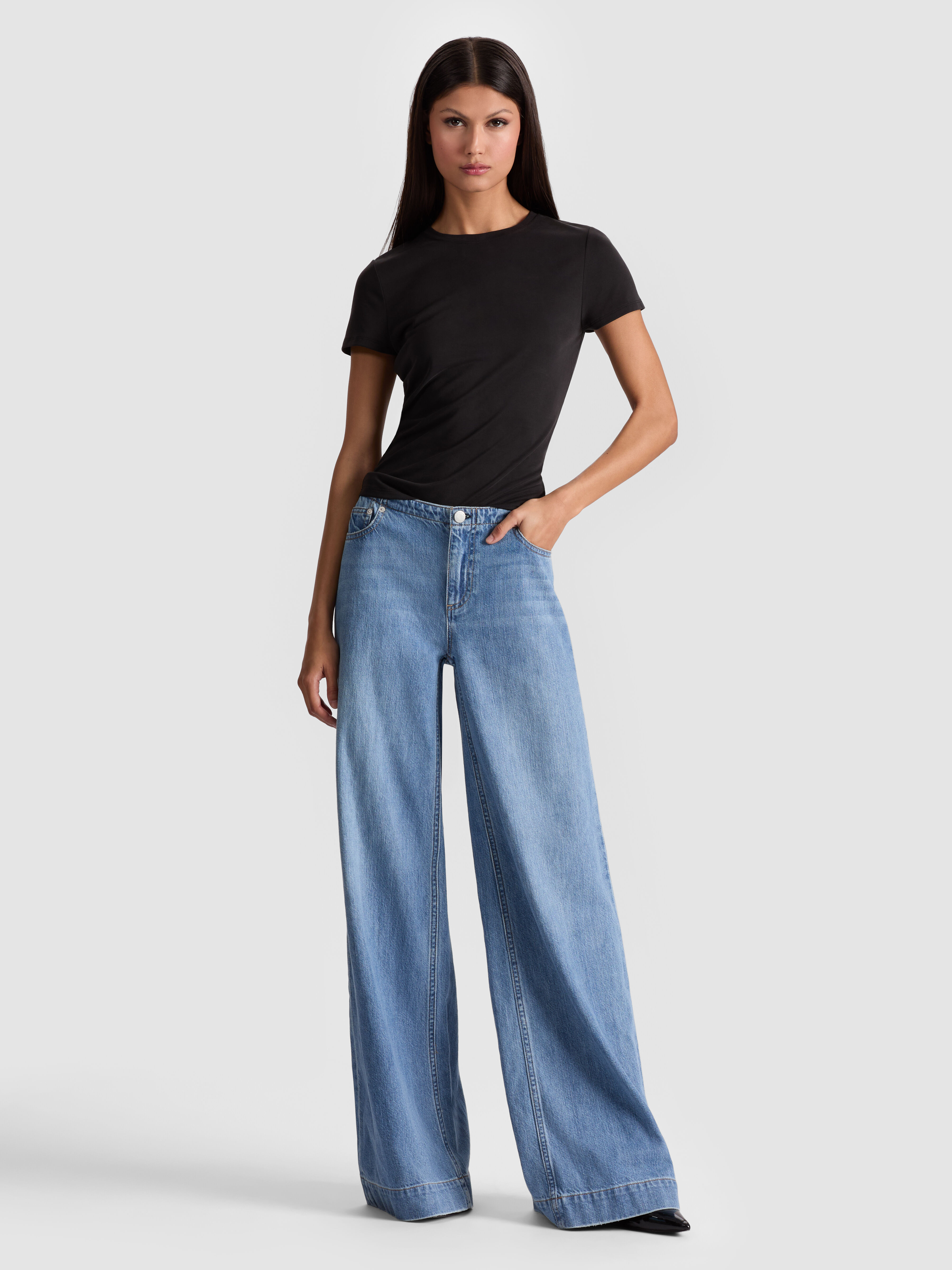 Women's Designer T-shirts | Alice + Olivia