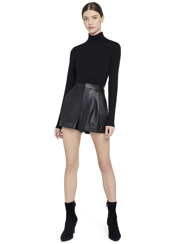 Conry Leather Pleated Shorts In Black | Alice And Olivia