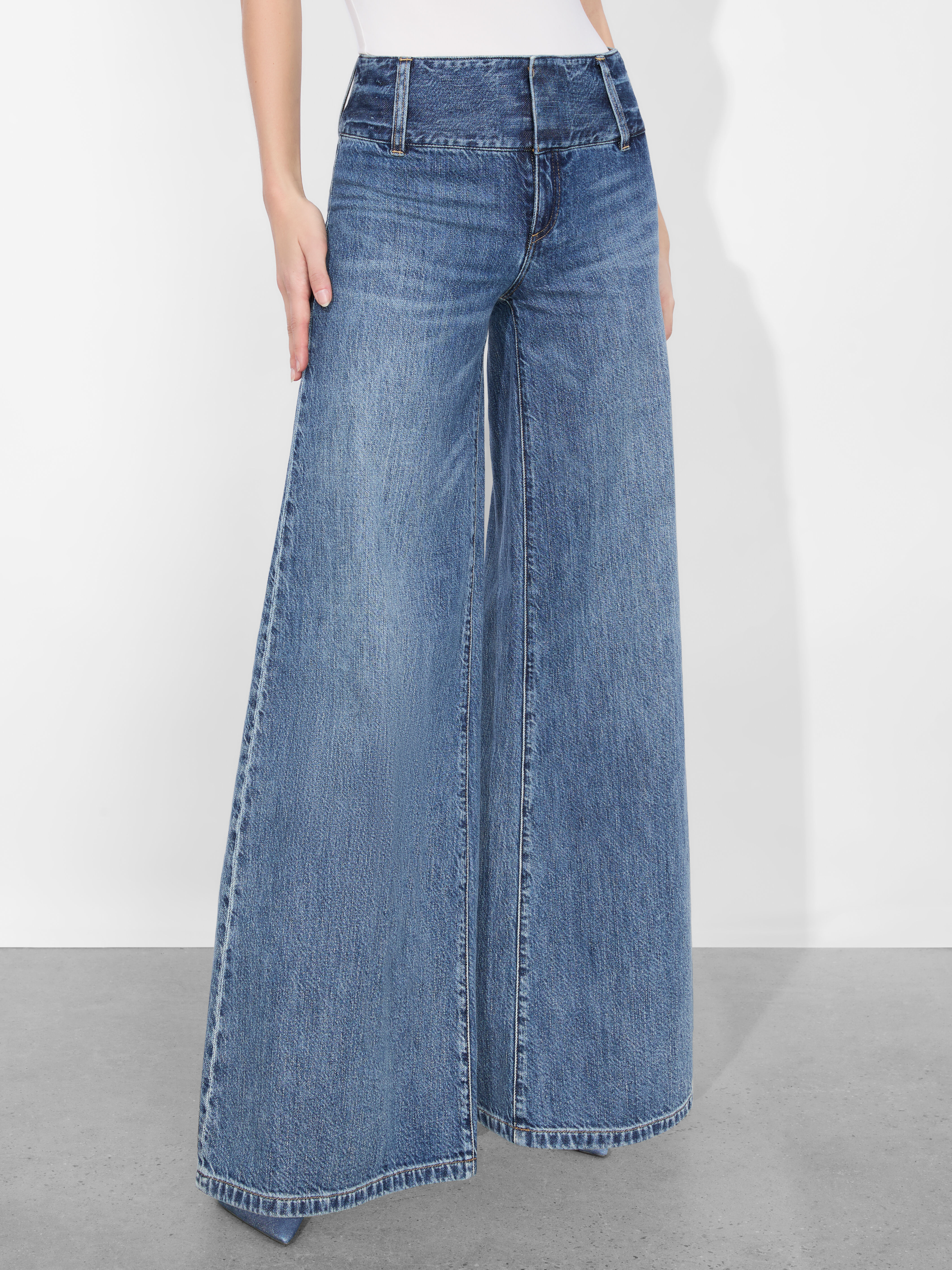 Designer Jeans For Women - Flared & Statement Denim | Alice
