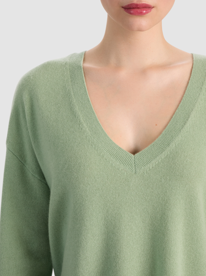 WILLIAMS CASHMERE PULLOVER - SAGE image 3 - ALICE + OLIVIA