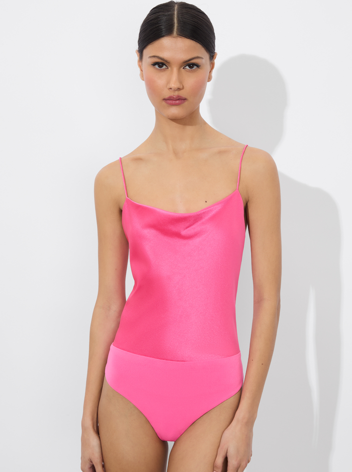 HARMON BODYSUIT - WILD PINK - Alice And Olivia