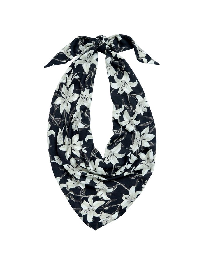 MARLA PRINTED HEADSCARF - STARGAZER - BLACK image 2 - Alice And Olivia