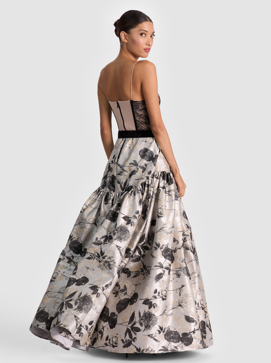 ARDEN FOREST/BLACK-THERA TIERED GOWN