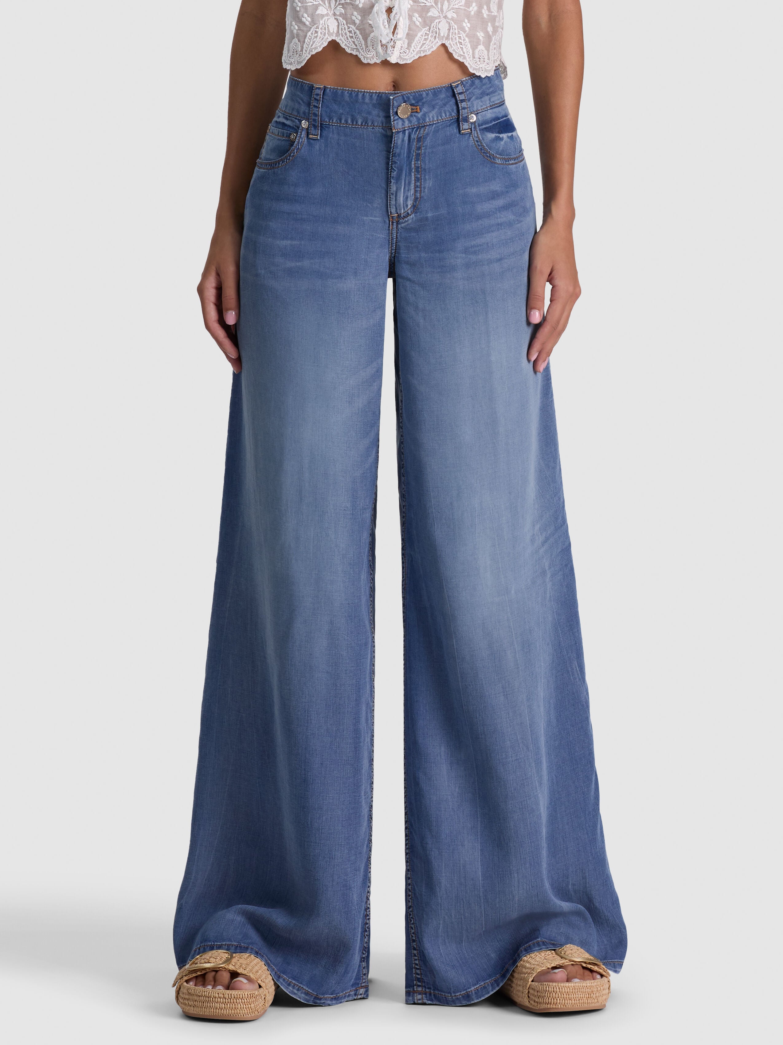BLAIRE PLEATED JEAN in BROOKLYN BLUE | ALICE + OLIVIA
