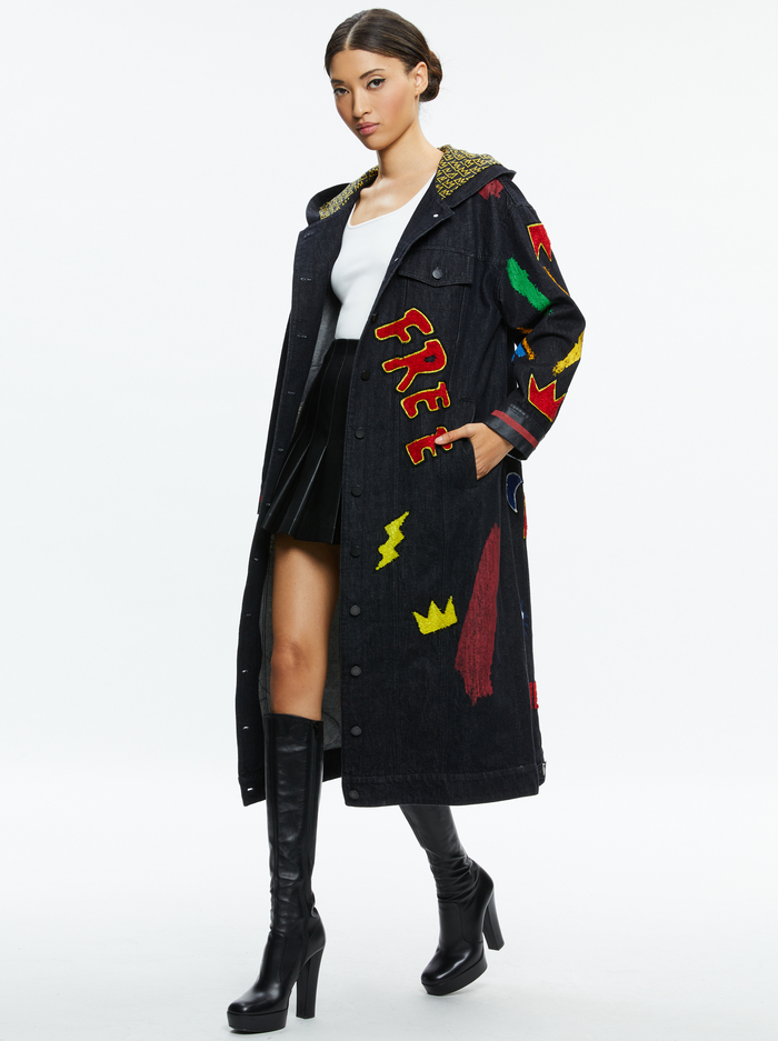 A+O X BASQUIAT JEFF MAXI DENIM JACKET - MAYA CHARCOAL BLACK image 2 - Alice And Olivia