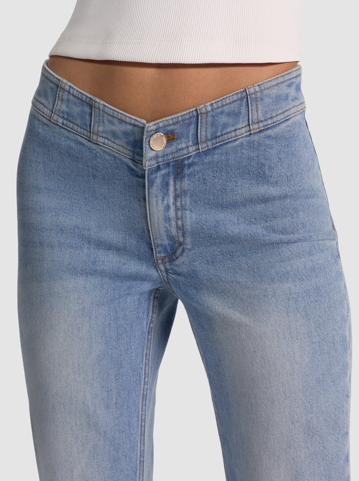 CHELSEA V-WAIST JEAN - EDIE WASH image 3 - ALICE + OLIVIA