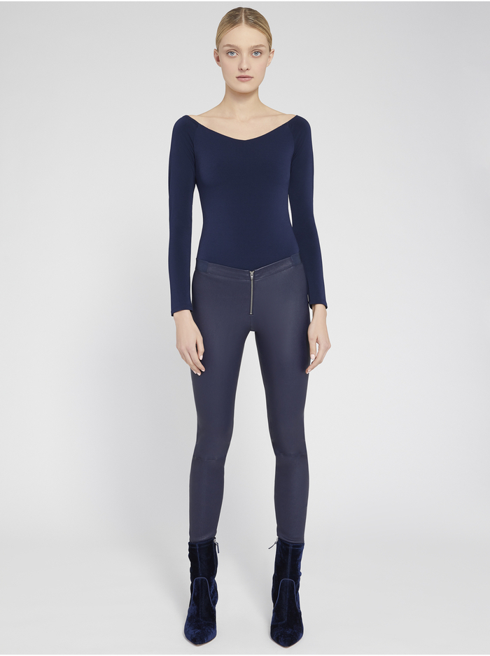 FRONT ZIP LEATHER LEGGING - NAVY image 4 - Alice And Olivia