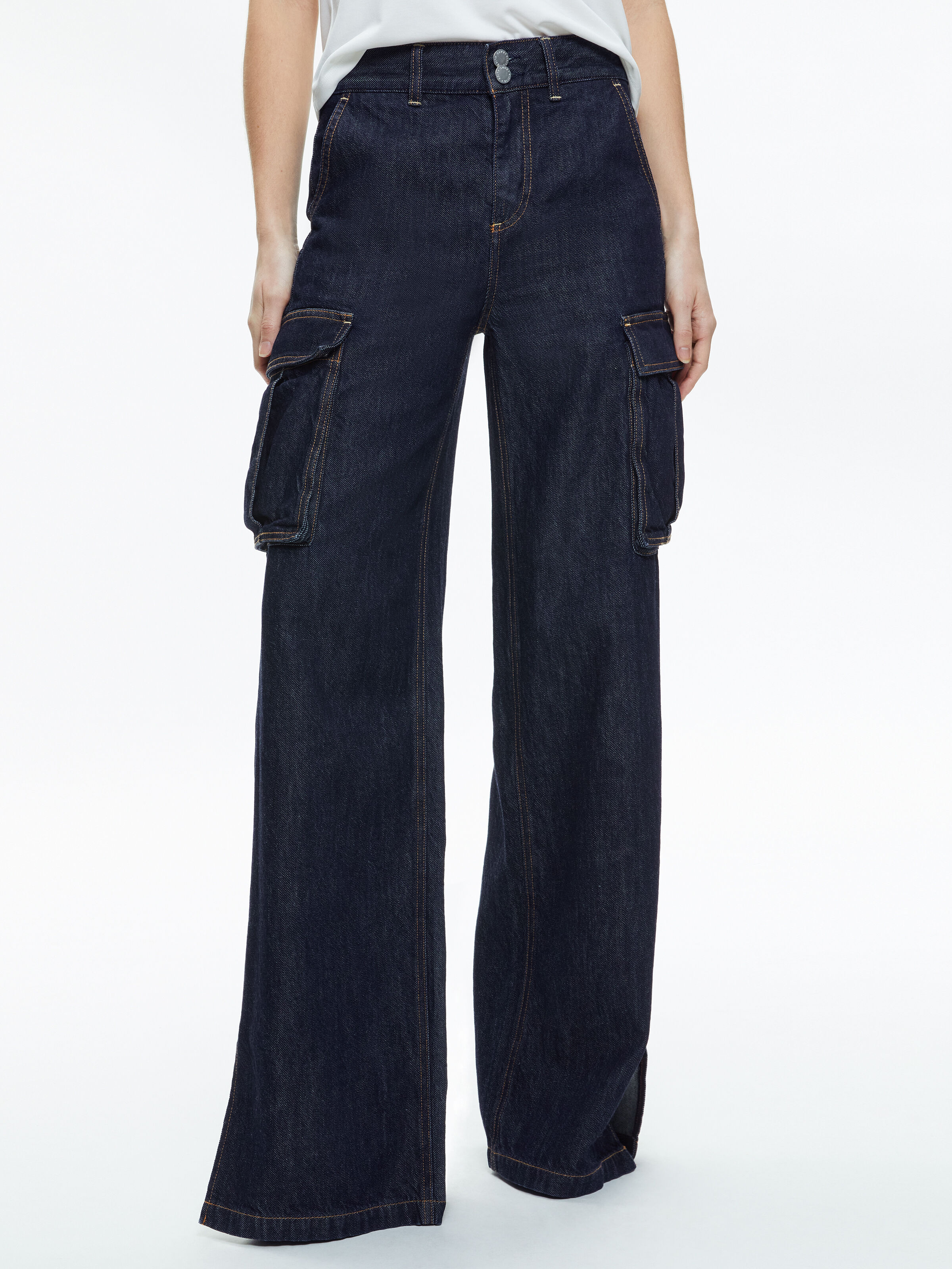 Kal Baggy Cargo Side Slit Jean In Dark Rinse | Alice + Olivia