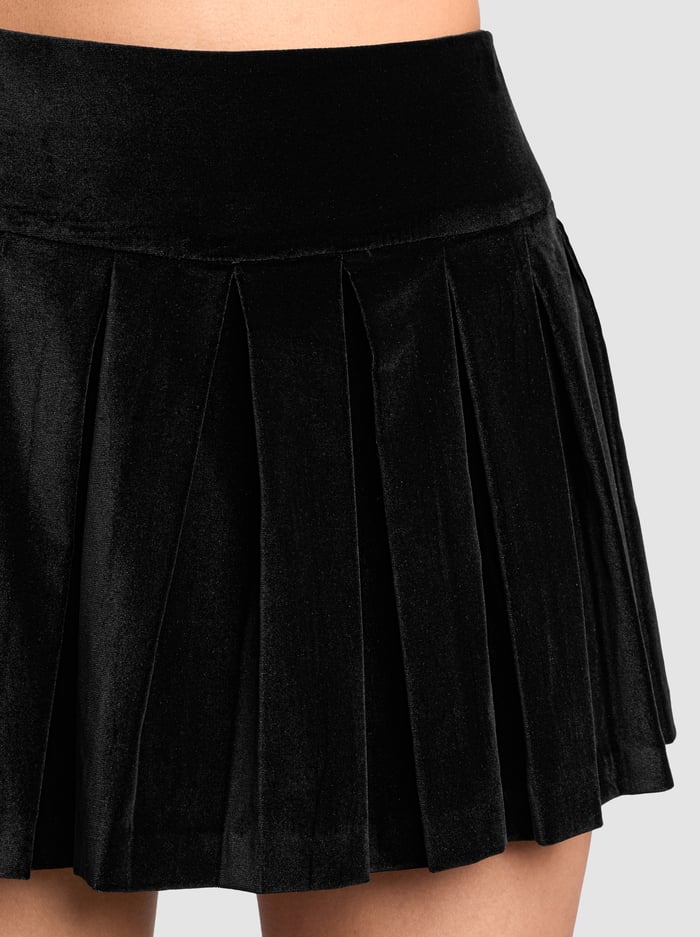 EMILIE VELVET MINI SKORT - BLACK image 3 - Alice And Olivia