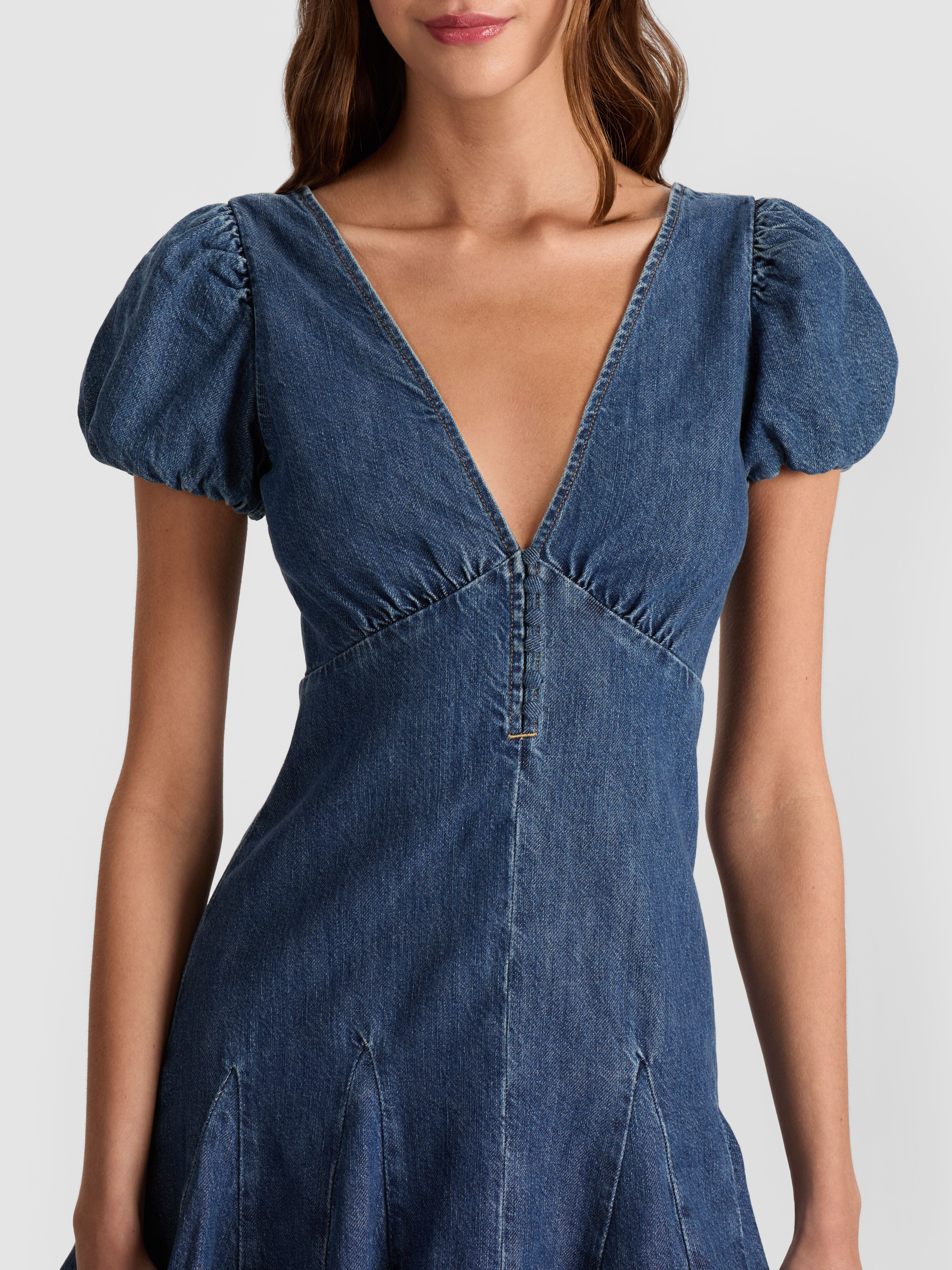 魅力的 ティアードデザイン alice olivia デニム ミニワンピース A line Designer Mini Dresses | A-line, Denim, Floral | Alice