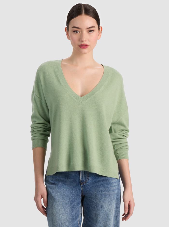 WILLIAMS CASHMERE PULLOVER - SAGE - ALICE + OLIVIA