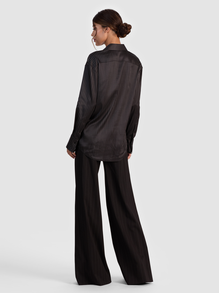 PERFECT BUTTON DOWN - BLACK/OFF WHITE image 2 - Alice And Olivia