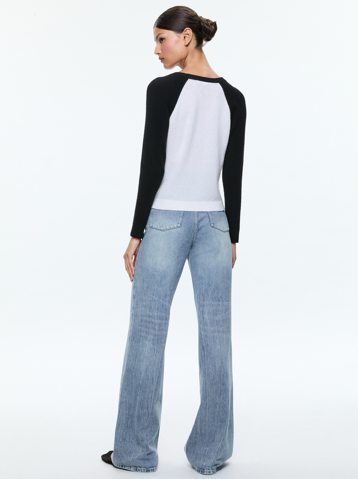 AMARI SHRUNKEN RAGLAN - ECRU/BLACK image 2 - Alice And Olivia