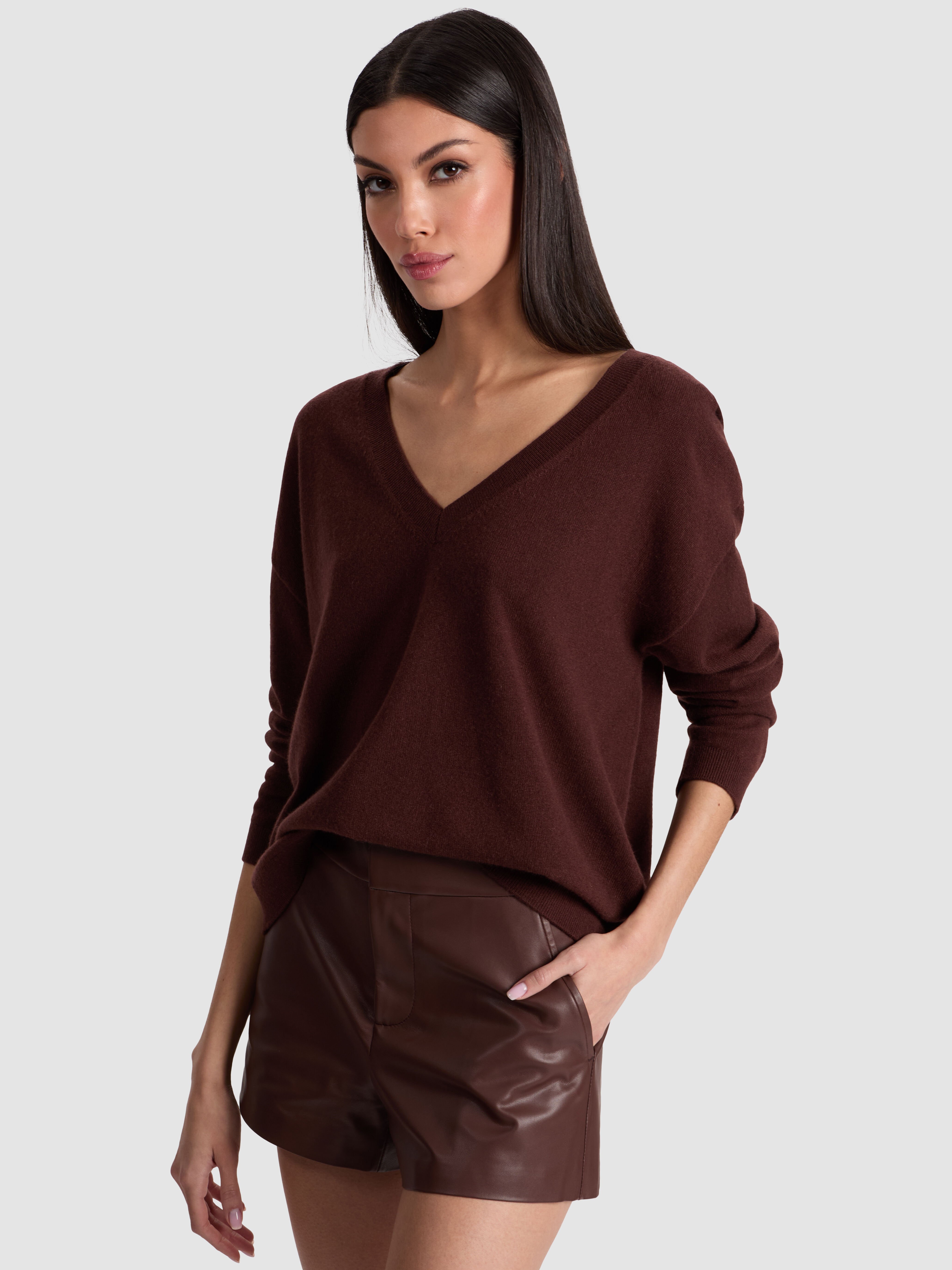 WILLIAMS CASHMERE PULLOVER in MOCHA | ALICE + OLIVIA