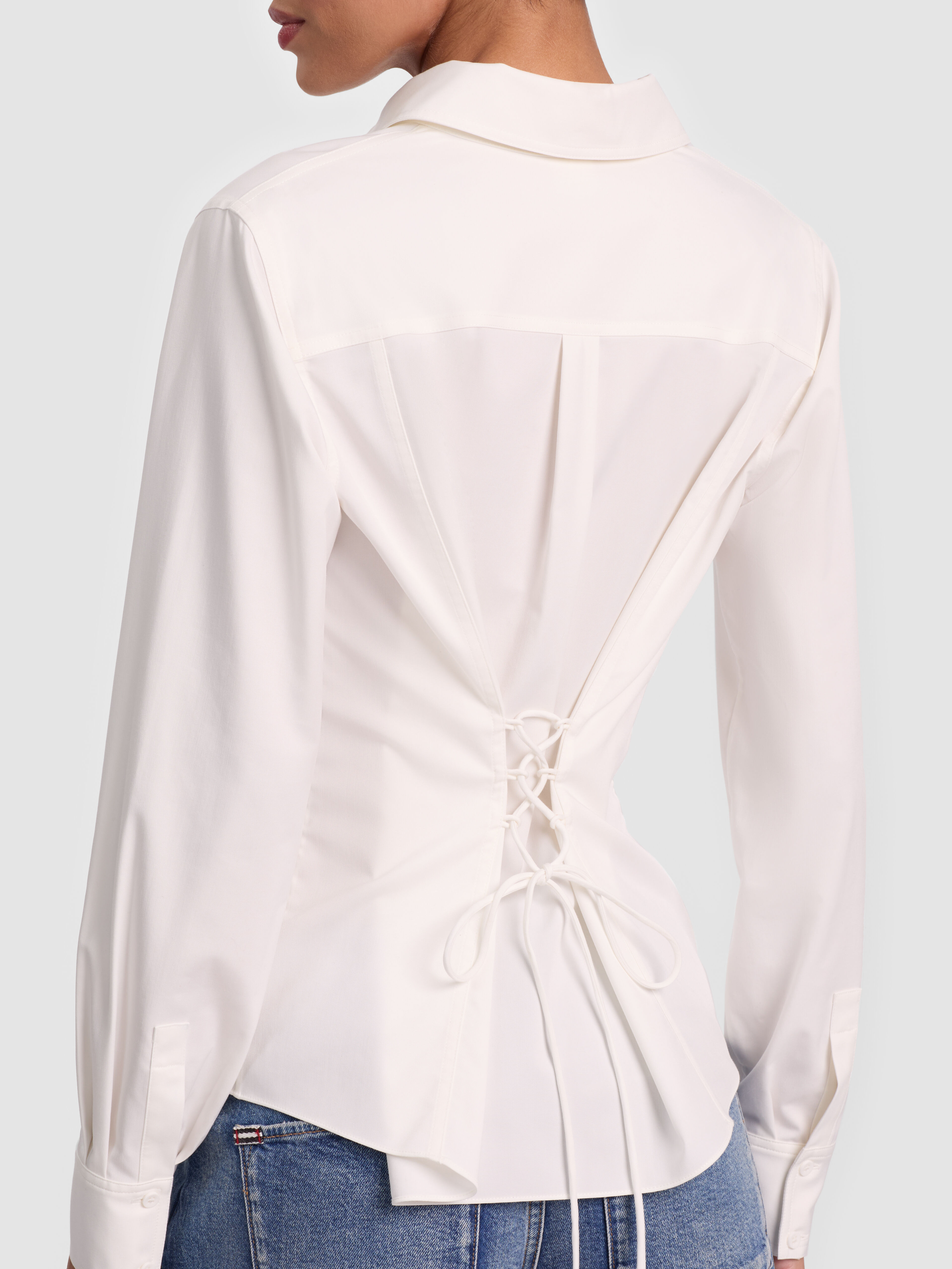 Alice+Olivia シルクシャツ ホワイト 上品 通勤 新品・未使用 WILLA SILK BLOUSE in WHITE | ALICE + OLIVIA