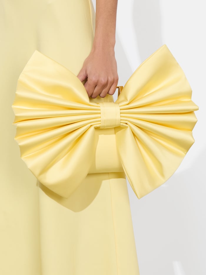 SEMIRA BOW BAG - BUTTER image 2 - Alice And Olivia