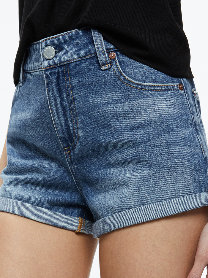 MAGGIE MID RISE VINTAGE SHORTS - BROOKLYN BLUE image 4 - Alice And Olivia