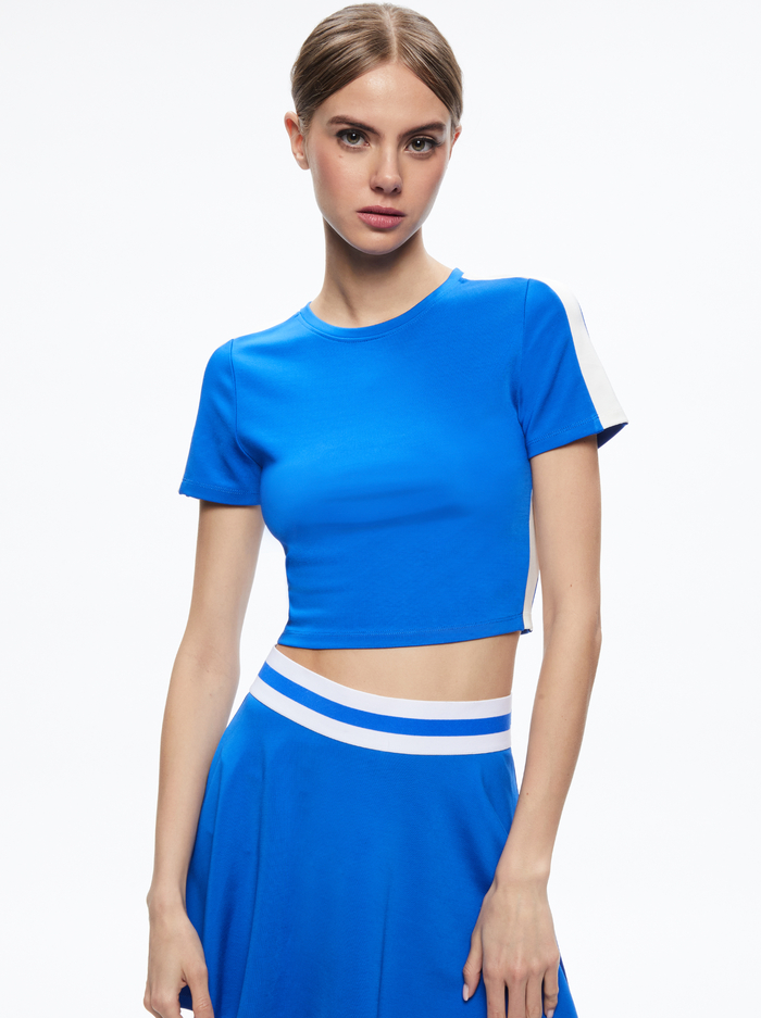 CINDY PICKLEBALL CROPPED TEE - SAPPHIRE/WHITE - Alice And Olivia
