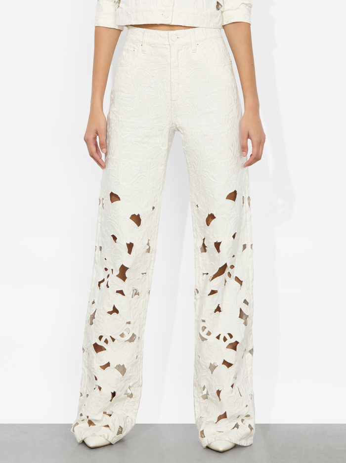 WEEZY EYELET JEAN - OFF WHITE - Alice And Olivia