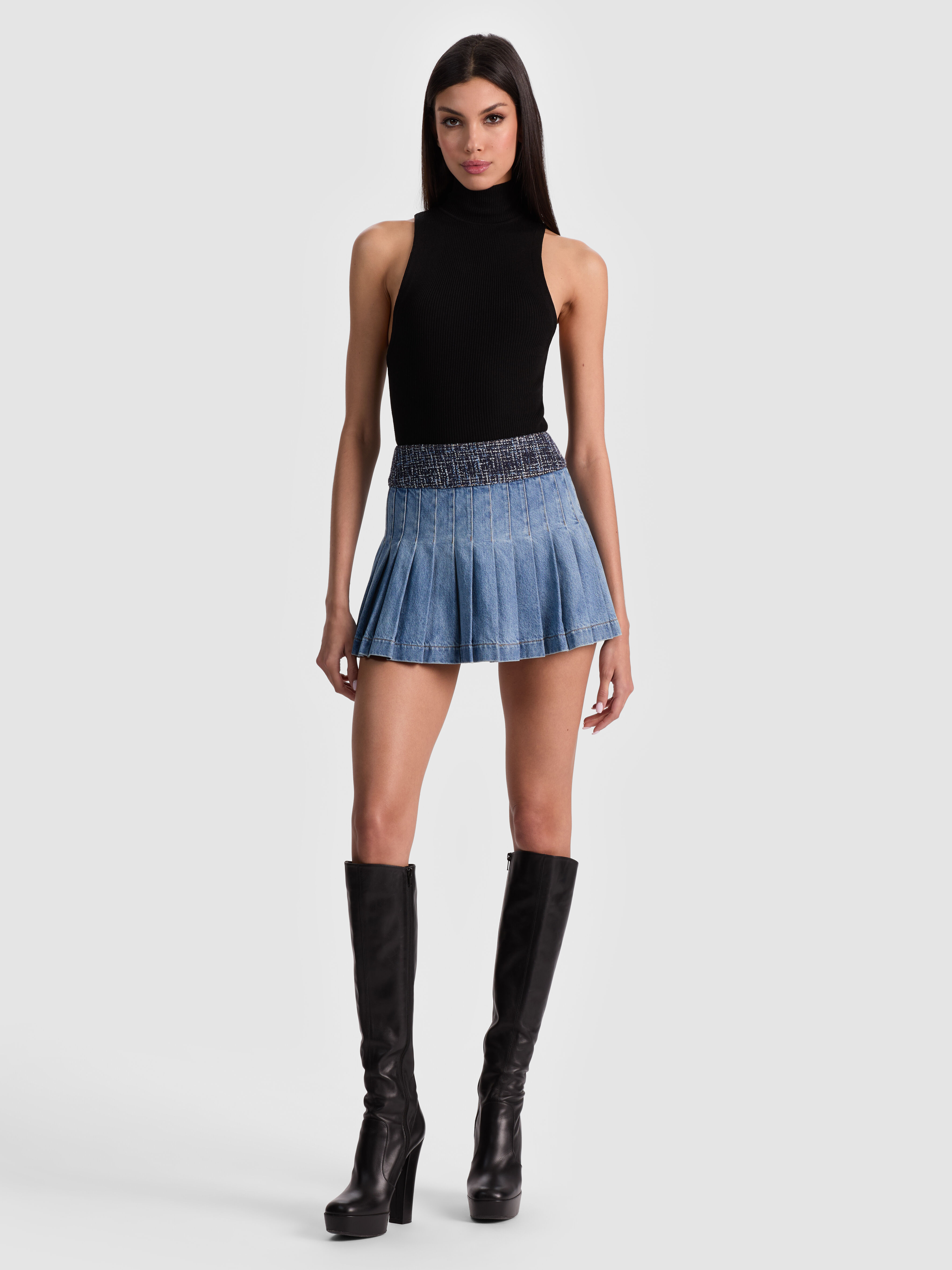 Alice + Olivia デニムミニスカート Chara Vegan Mini Dress In Black | Alice + Olivia