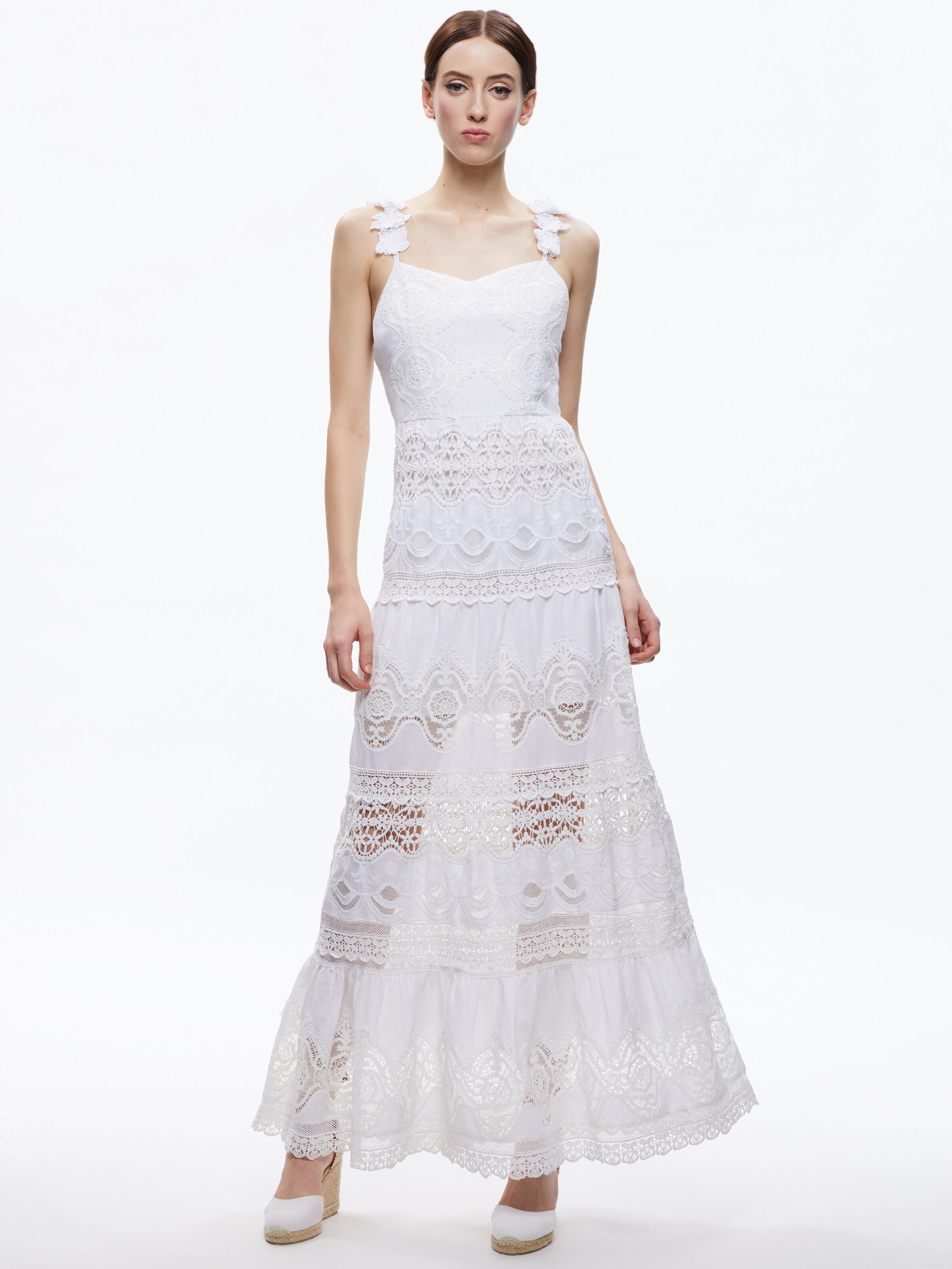 Alora Embroidered Sweetheart Maxi Dress In White Alice Olivia