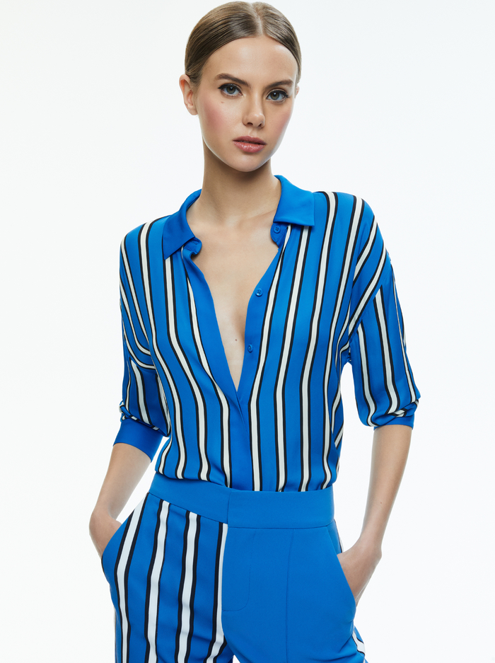 DIMITRA OVERSIZED HIGH LOW BUTTON DOWN SHIRT - TEAKWOOD STRIPE FRENCH BLUE - Alice And Olivia