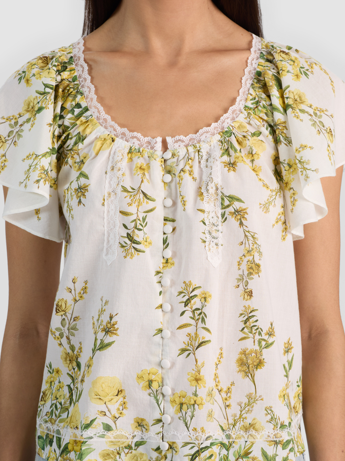 ODETTE FLUTTER SLEEVE TOP - FRESH AIR BUTTER image 3 - ALICE + OLIVIA