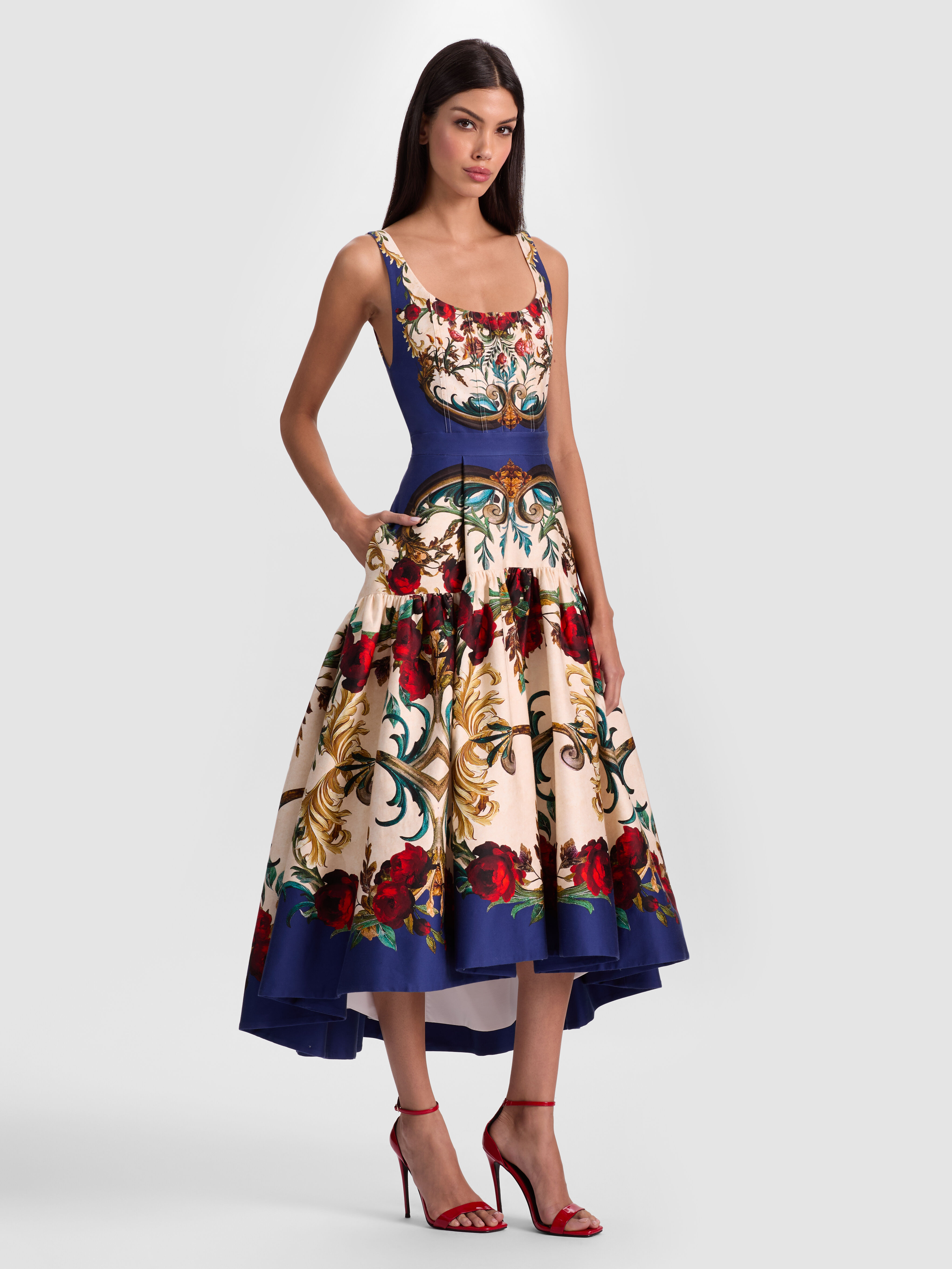 alice + olivia フラワープリント ノースリーブワンピース alice + olivia フラワープリント ノースリーブワンピース