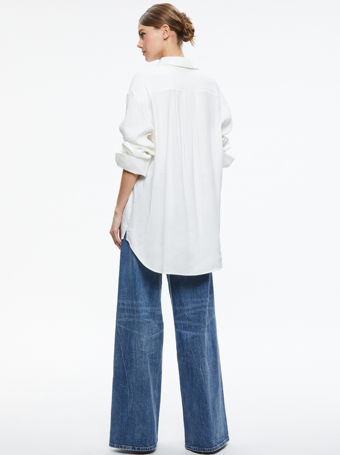 FINELY OVERSIZED LINEN BUTTON DOWN SHIRT - WHITE image 2 - Alice And Olivia