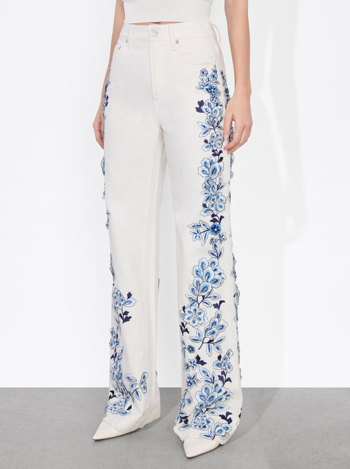 WEEZY EMBROIDERED JEAN - OFF WHITE - Alice And Olivia