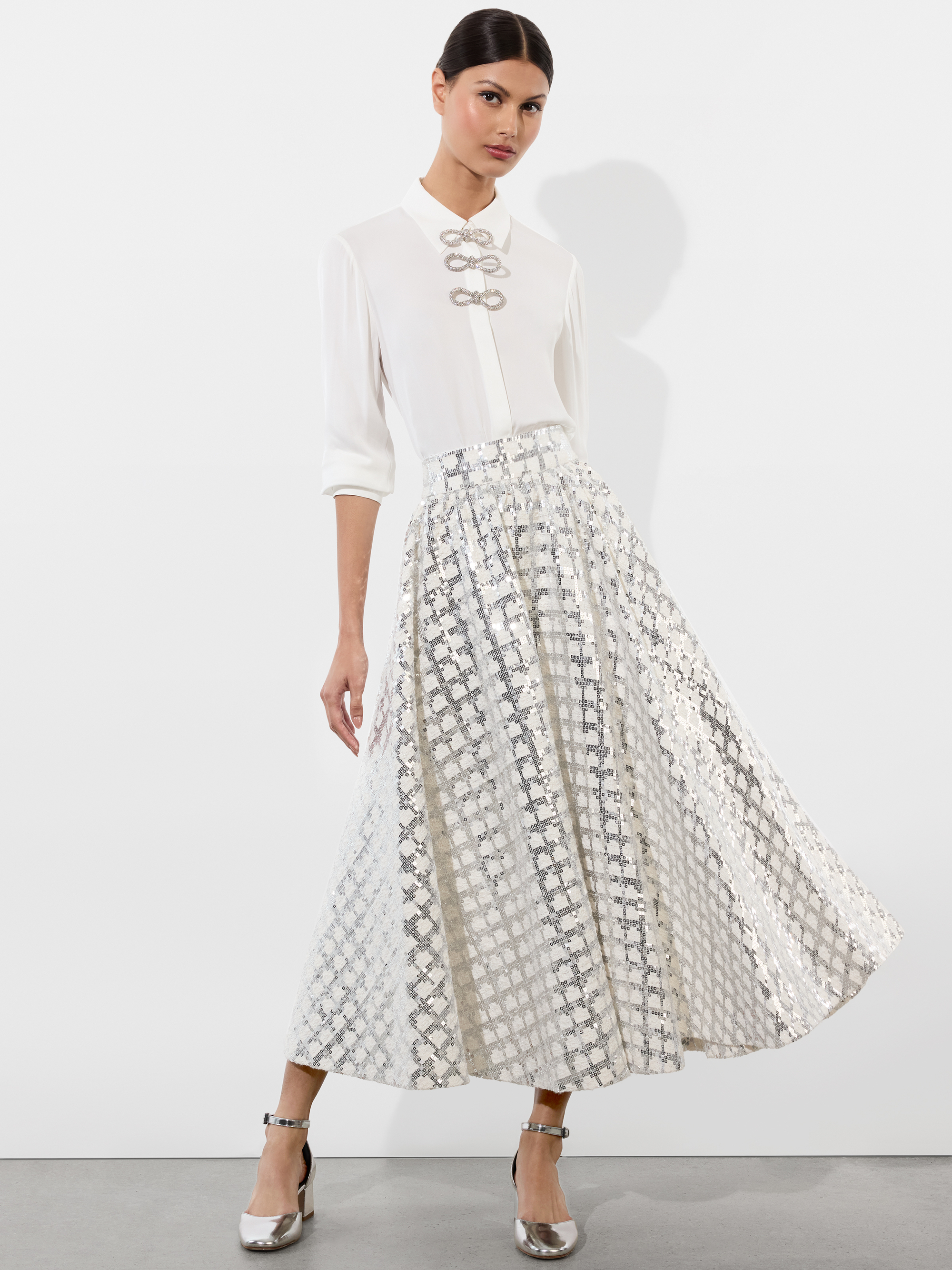 Nilda Voluminous Skirt In Off White Alice + Olivia