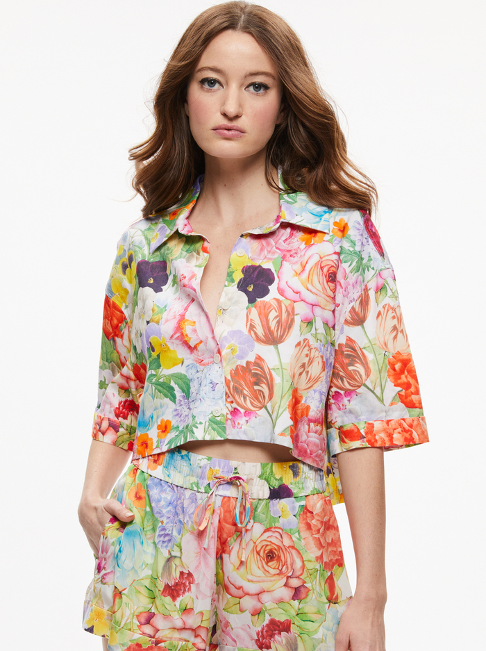 CARVER CROPPED SHORT SLEEVE BUTTON DOWN SHIRT - DAWN FLORAL - Alice And Olivia