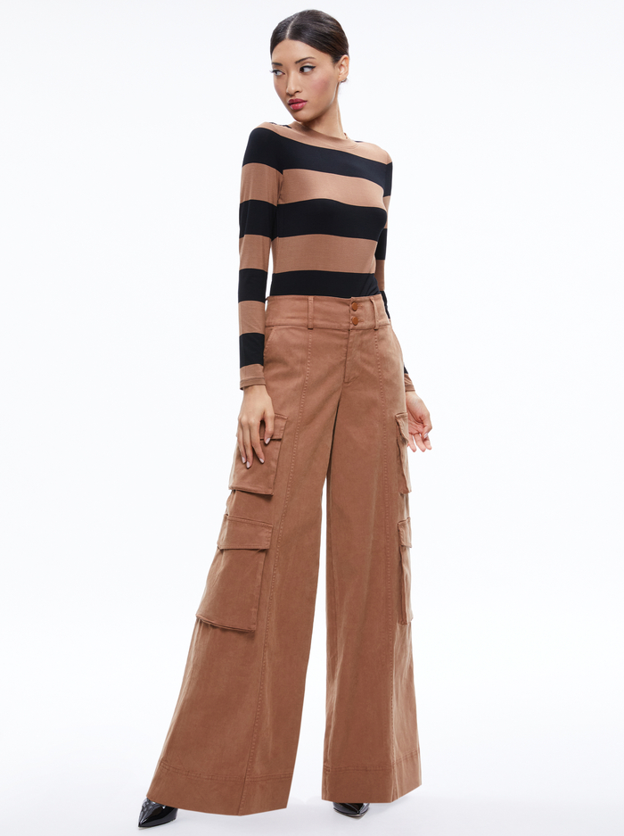 DELAINA LONG SLEEVE TOP - CAMEL/BLACK STRIPE image 4 - Alice And Olivia