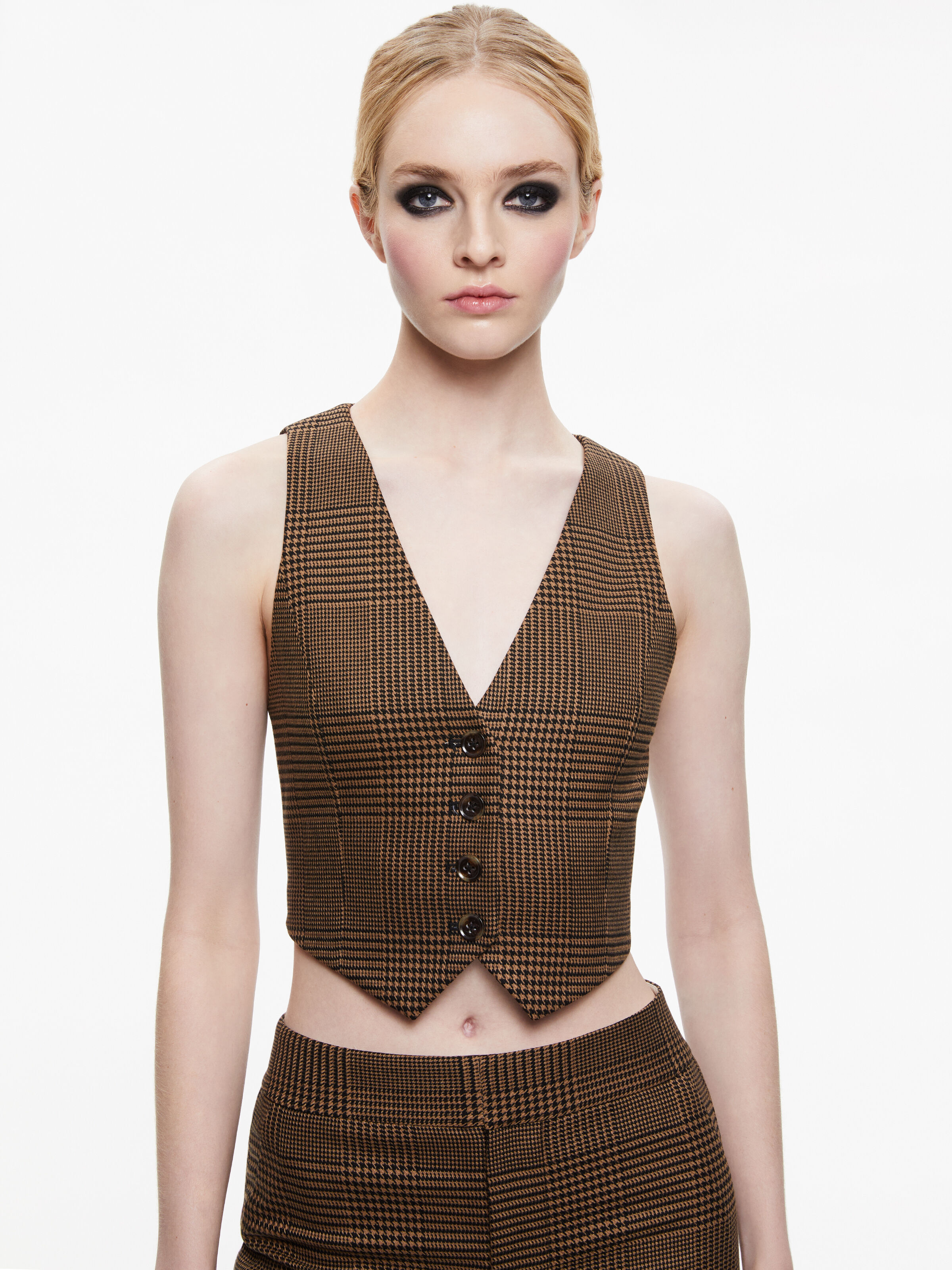 Donna Vest In Camel black Alice And Olivia