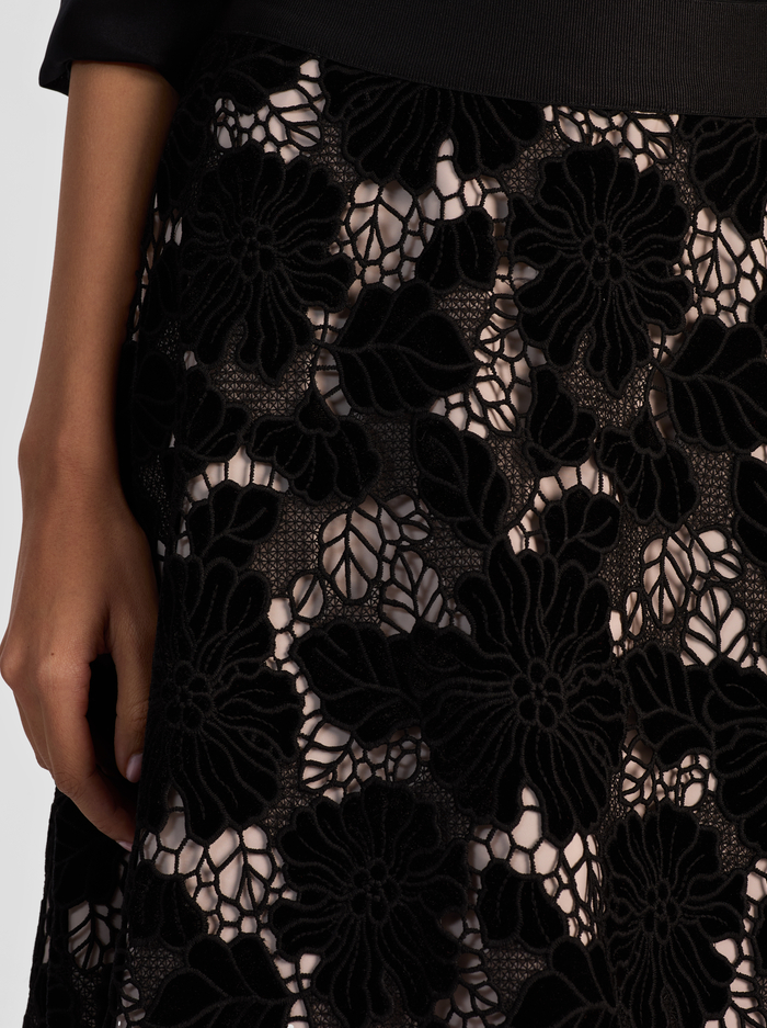 LORENA LACE MAXI SKIRT - BLACK image 3 - Alice And Olivia