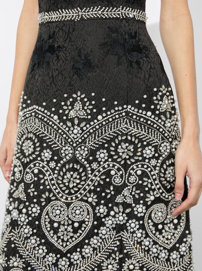 PAIGE MAXI GOWN - BLACK/MULTI image 4 - Alice And Olivia