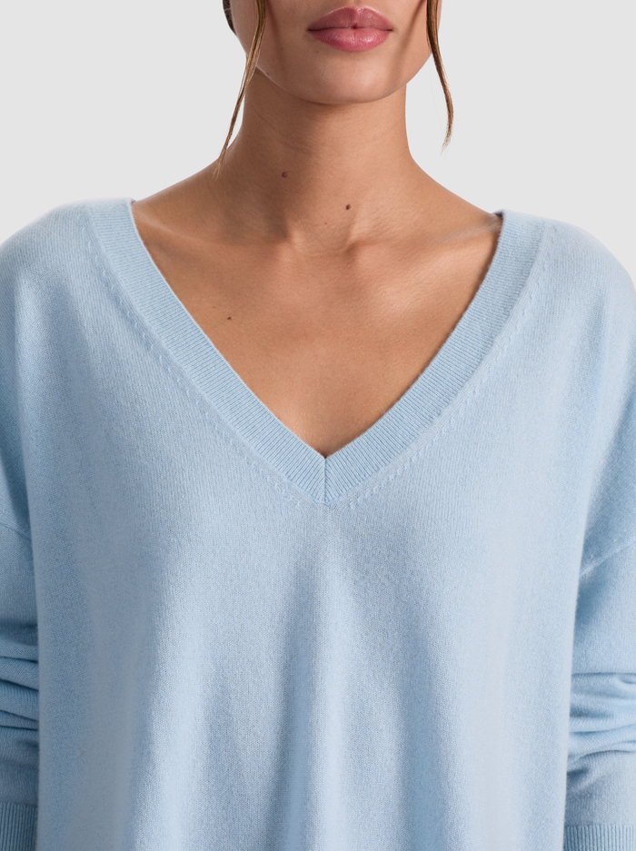WILLIAMS CASHMERE PULLOVER - CAROLINA BLUE image 3 - ALICE + OLIVIA