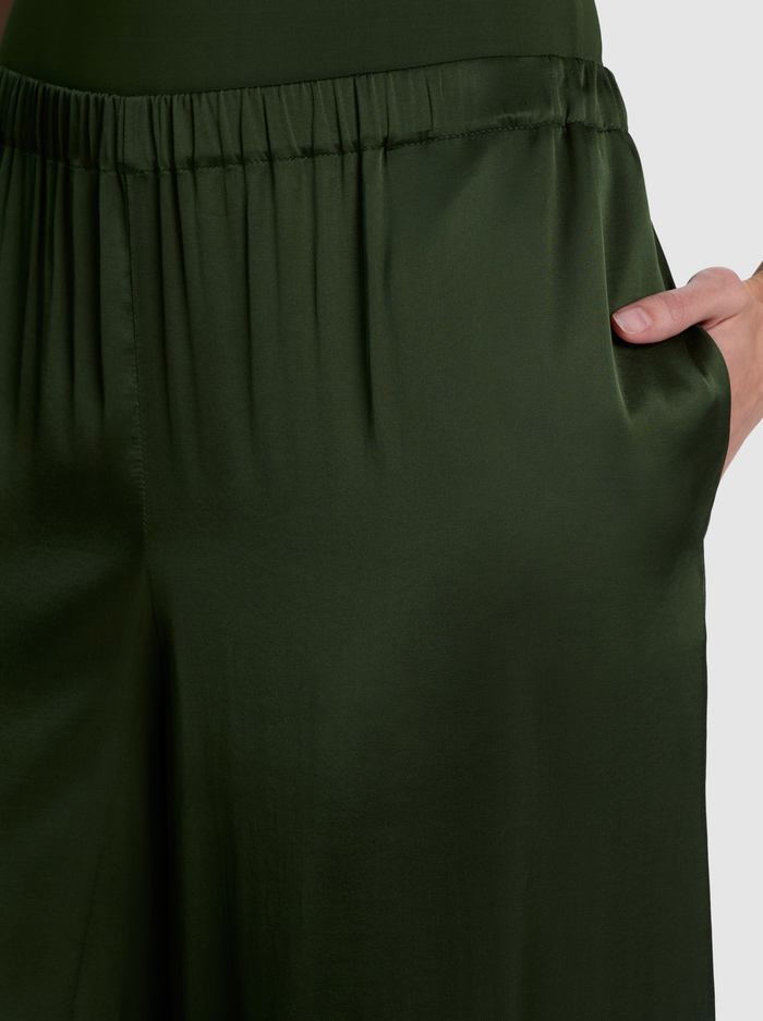 DECLAN PULL ON GENIE PANT - DARK FERN image 3 - ALICE + OLIVIA
