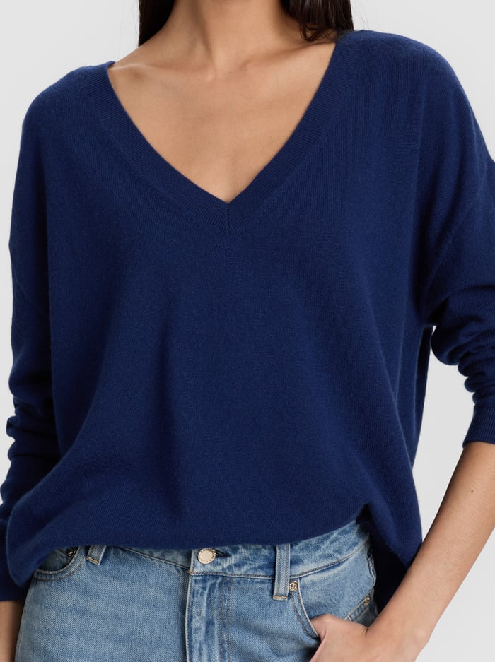 WILLIAMS CASHMERE PULLOVER - INDIGO image 3 - Alice And Olivia