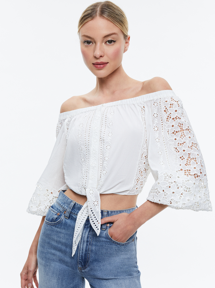 IVY OFF THE SHOULDER CROPPED TOP - OFF WHITE - Alice And Olivia